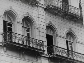 Título atribuido: Balcones del edificio. 1